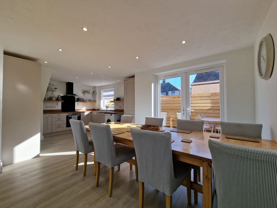 Superior House, Private Bathroom | Dining