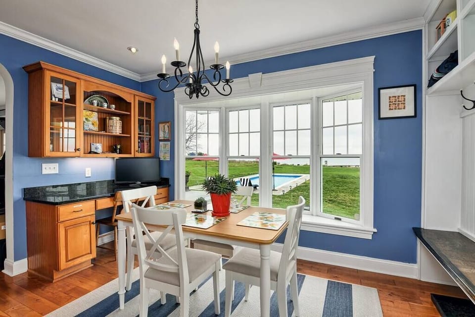 Breakfast area with views
