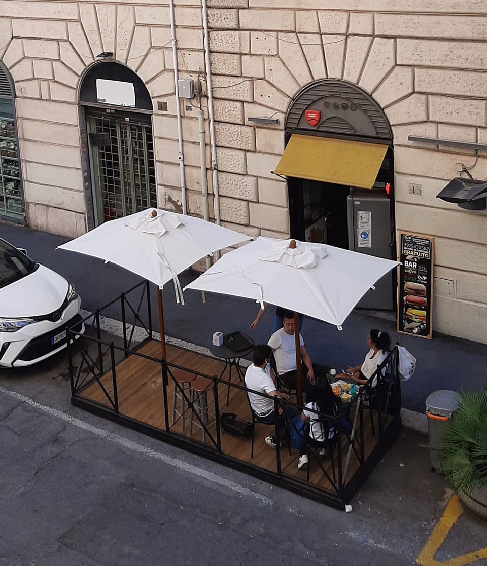 Outdoor dining