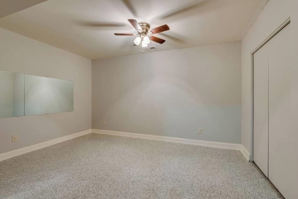 Flex room it can be a playroom, gym , office , extra bedroom 