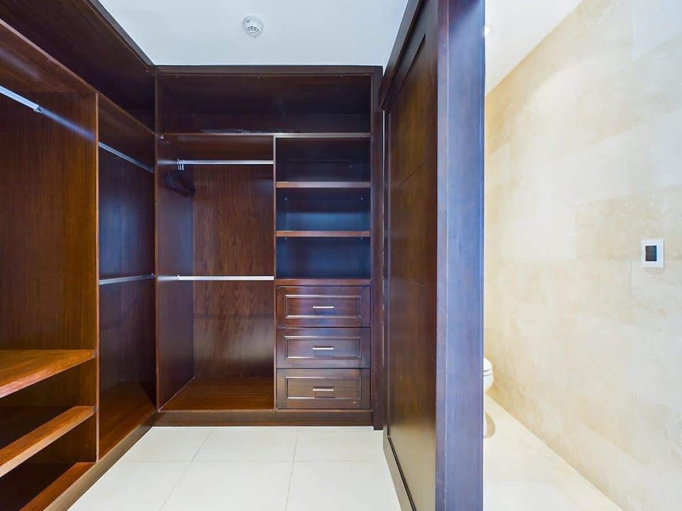 Walking closet