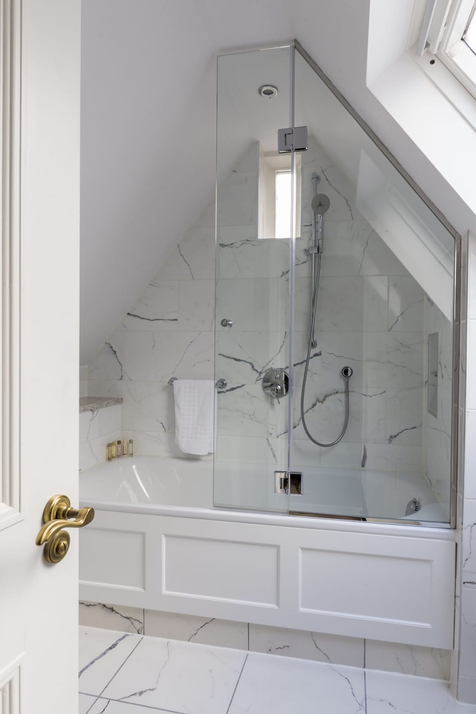 Executive Double Room | Bathroom | Shower, hair dryer, bathrobes, towels