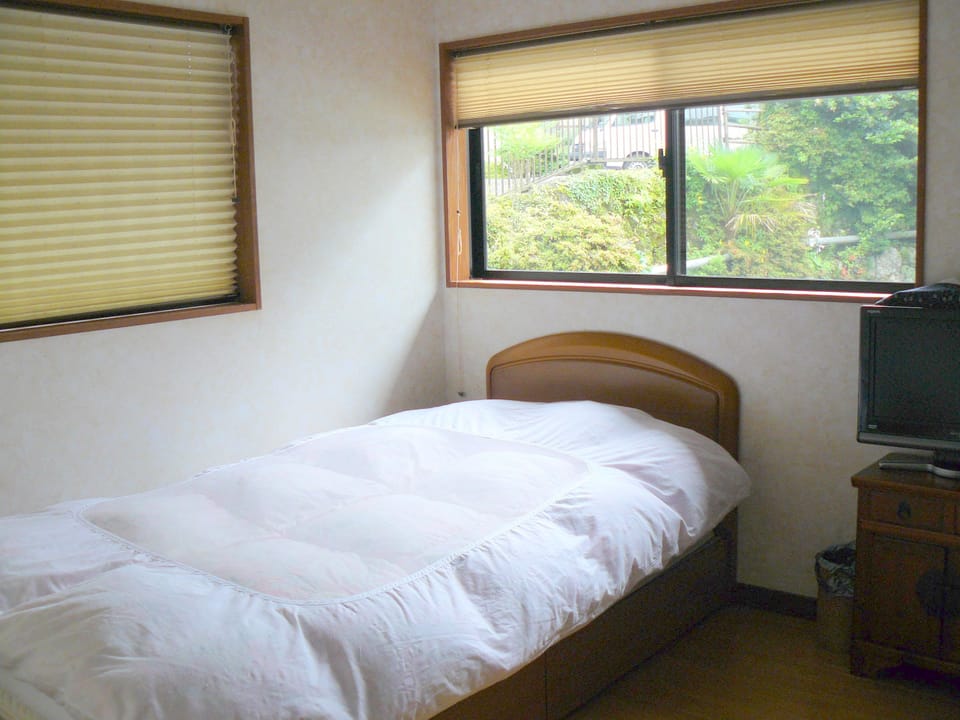 Annex Building Japanese and Western Room 2 Beds 3 Futon | WiFi (free)