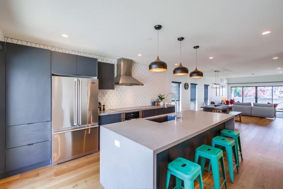 Modern Gem in Crown Point!