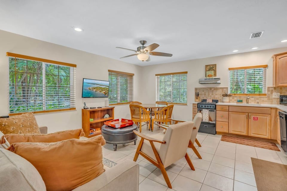 Kitchen + Dining 
