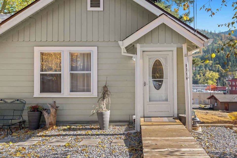 The front entrance of this stunning 1920’s home. 