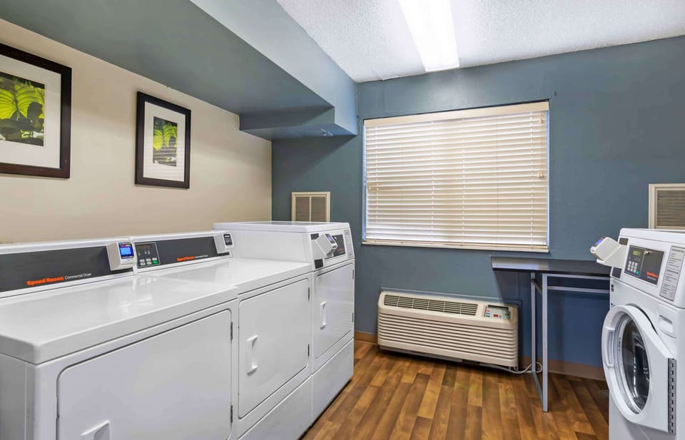 Extended Stay America Suites Kansas City Airport Tiffany Spr Hotel in Kansas City