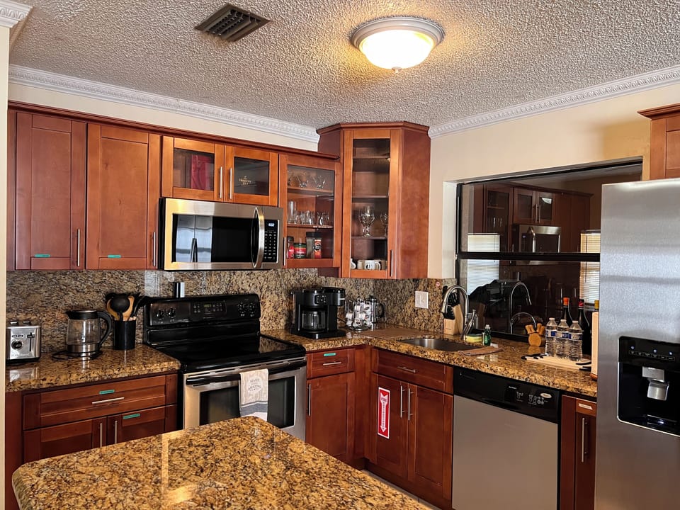 Kitchen fully loaded