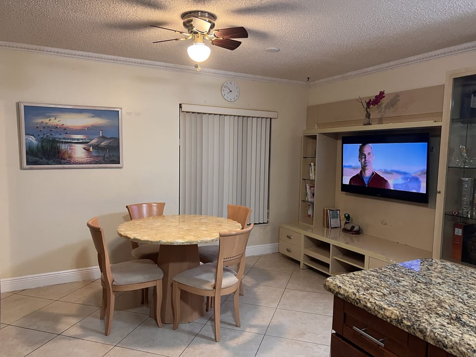 breakfast area