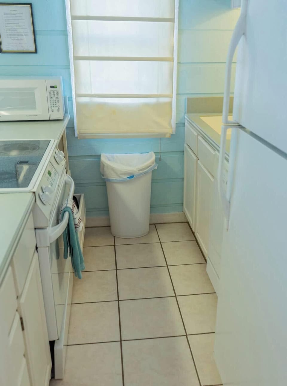 House, Multiple Beds, Patio, Garden View | Private kitchen | Coffee/tea maker, fridge, microwave, oven