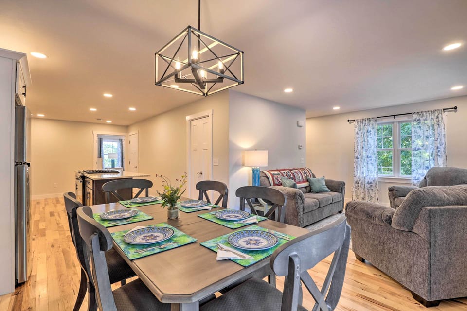 Dining Room | 2-Story House