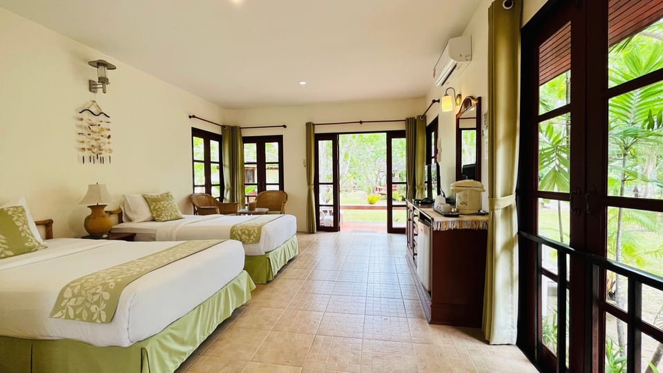 1 Bedroom Villa | Blackout drapes, bed sheets
