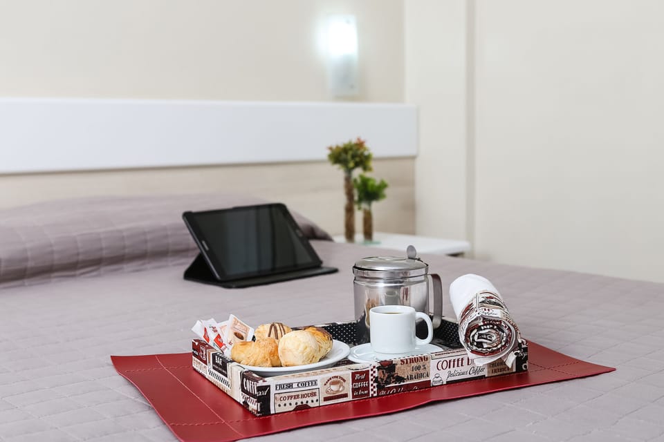 Minibar, in-room safe, desk, free WiFi