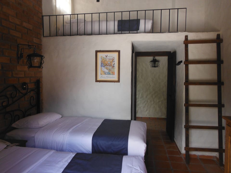 Triple Room | Bathroom | Shower, designer toiletries, hair dryer, towels