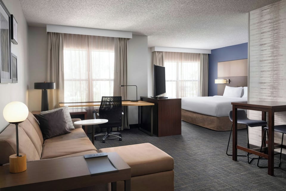 In-room safe, desk, laptop workspace, iron/ironing board