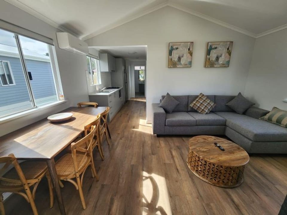 Superior 2 Bedroom Cabin | Free WiFi, bed sheets