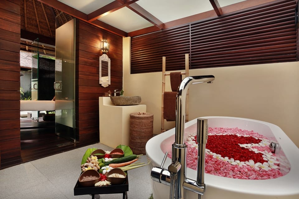 Couples treatment rooms, body treatments, aromatherapy