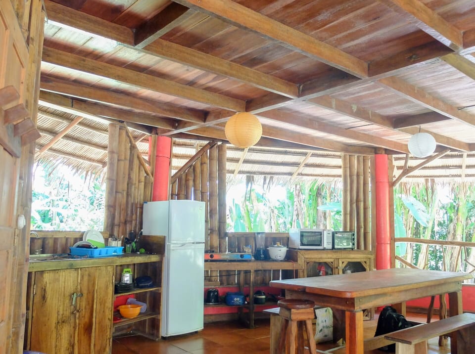 Superior Bungalow, Private Bathroom, Garden View (Casita ) | Private kitchen