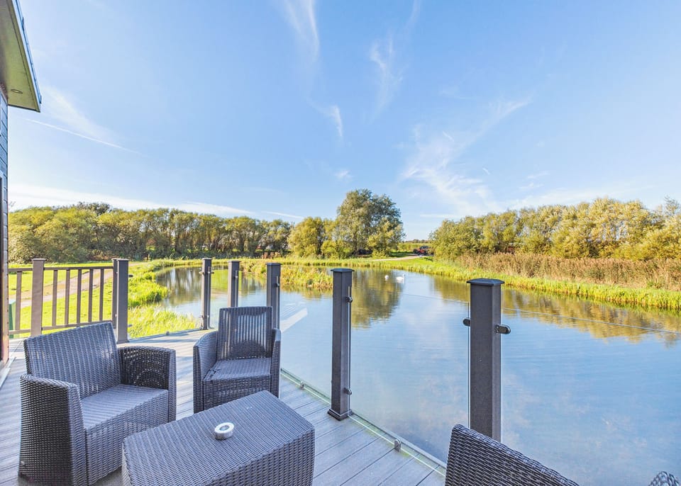 Balcony Terrace, Lake View