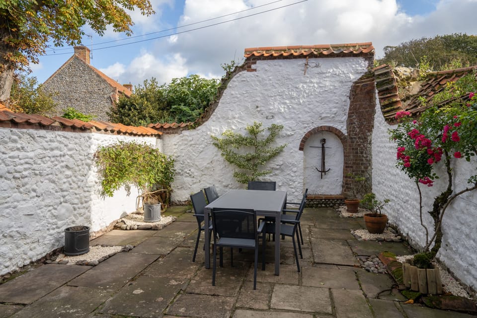 Courtyard garden