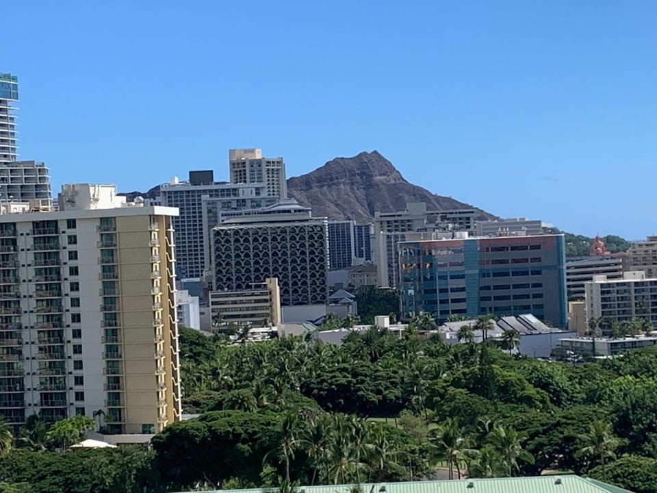 Majestic Diamond Head peak View