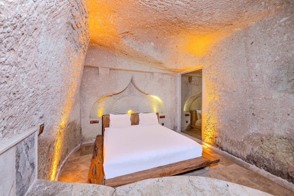 Executive Suite, Private Pool | Egyptian cotton sheets, premium bedding, minibar, in-room safe