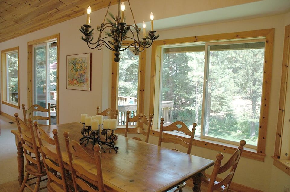 GoingDiningArea2