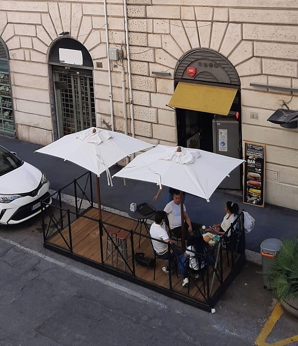 Outdoor dining
