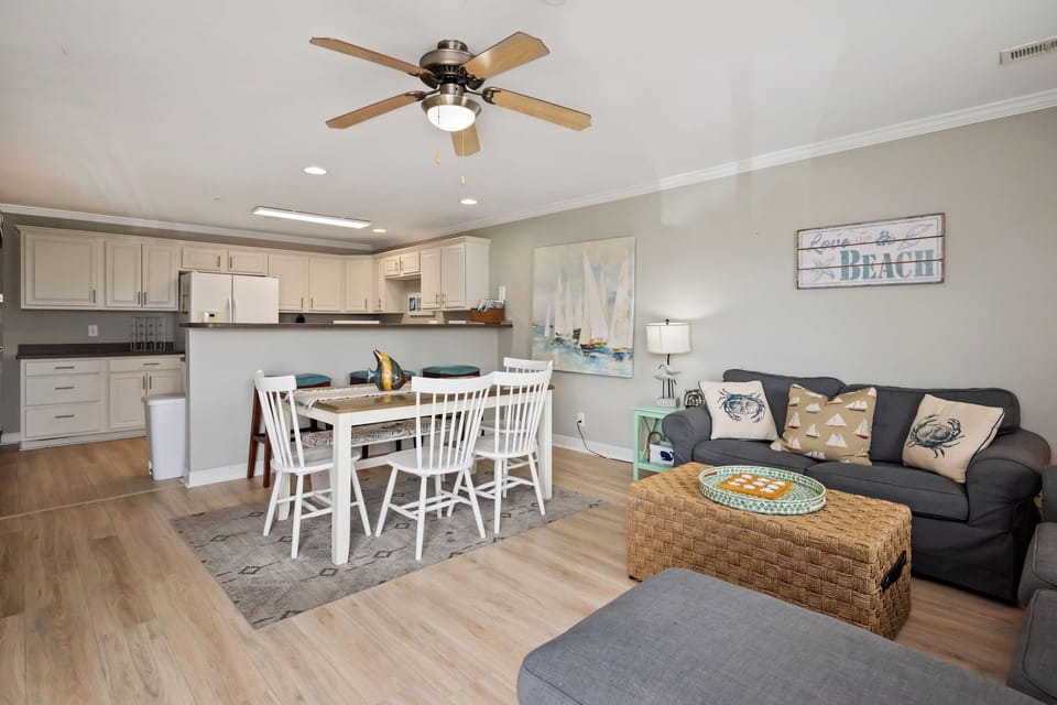 Living / Dining Area - Northeast