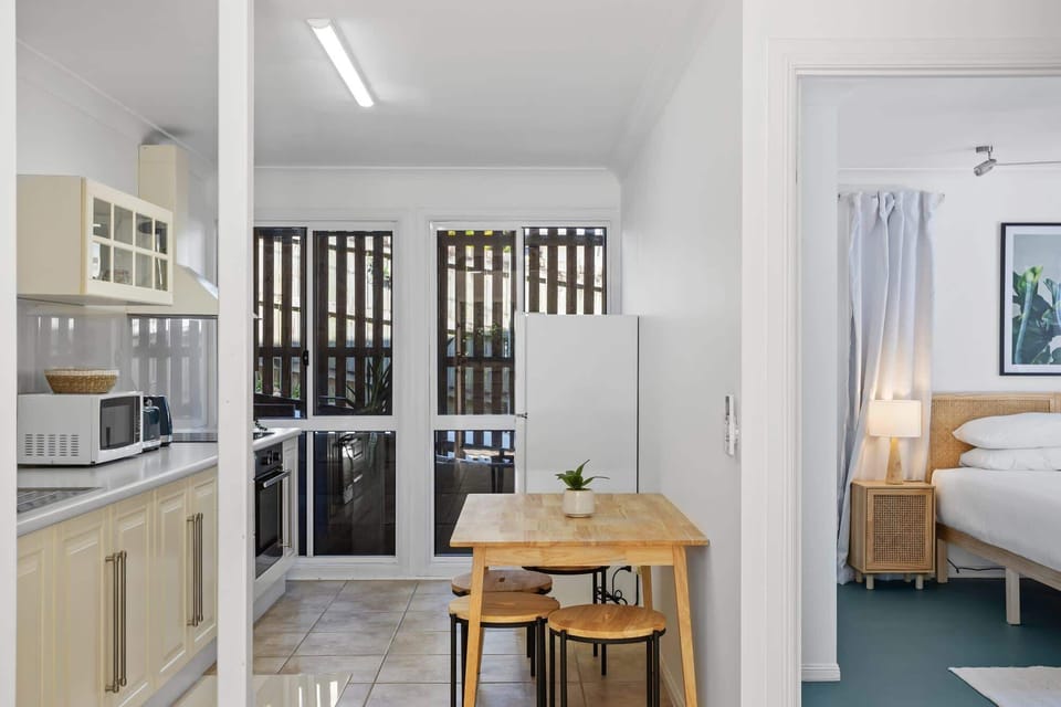 Kitchen/ Dining area