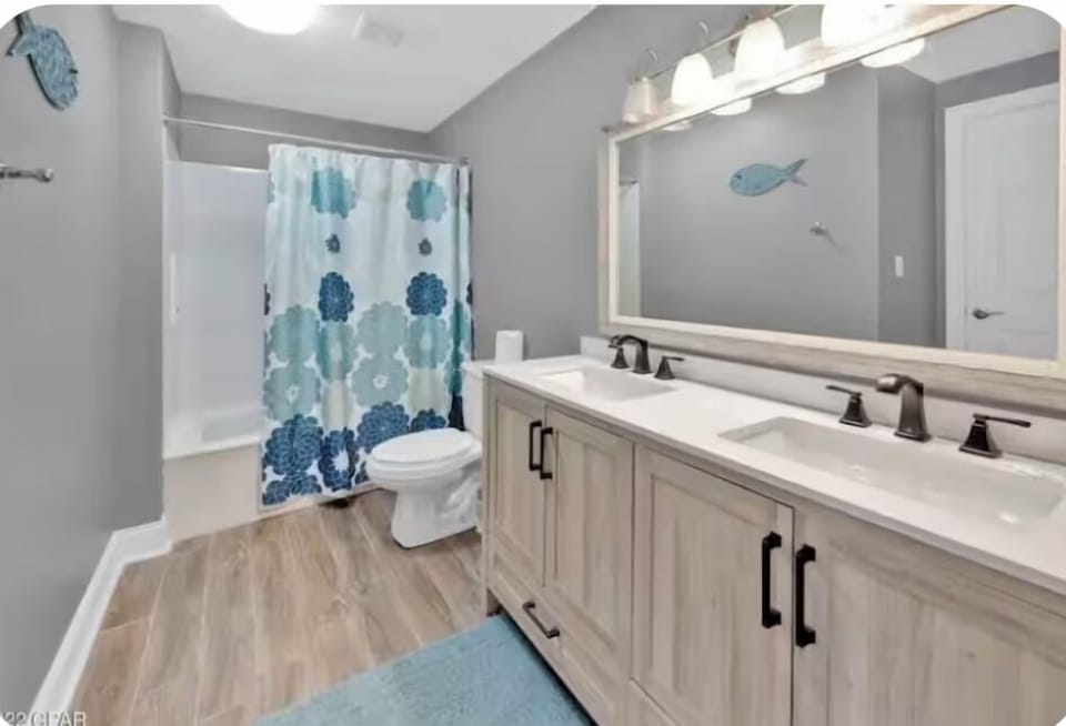 2nd Bathroom