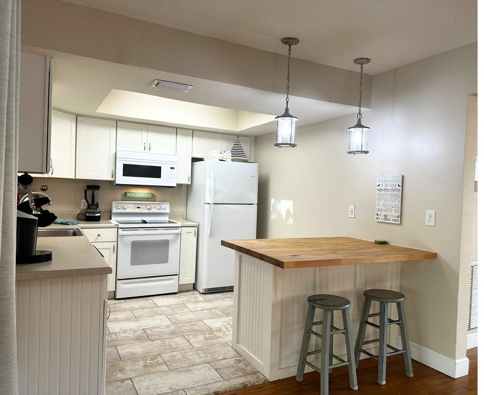 Fully equipped kitchen. 