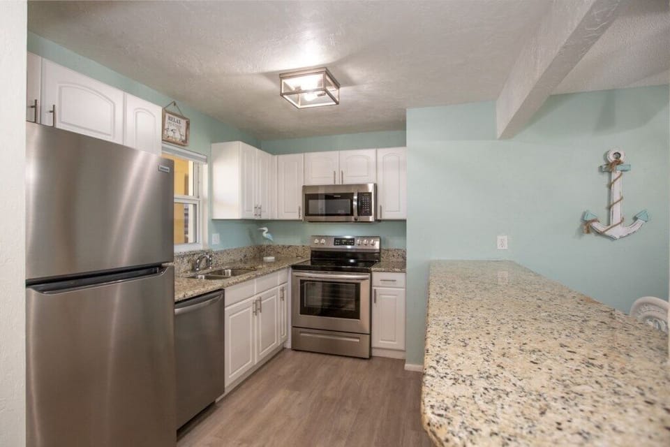 Kitchen 303.jpeg