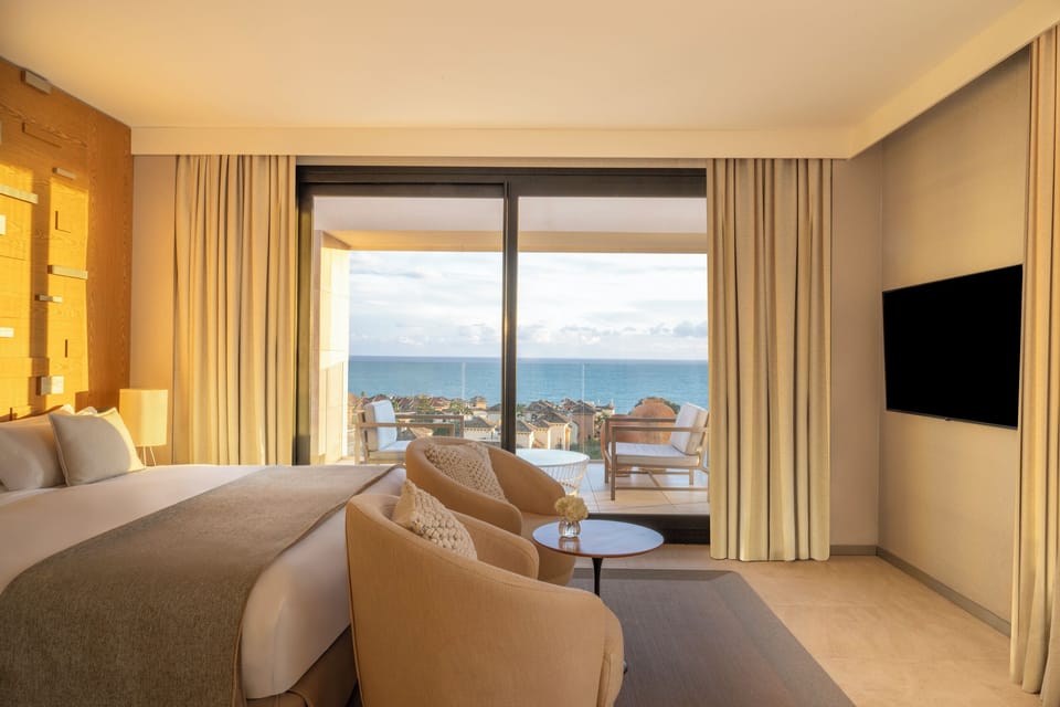 Suite, Private Pool, Sea View | Egyptian cotton sheets, premium bedding, minibar, in-room safe