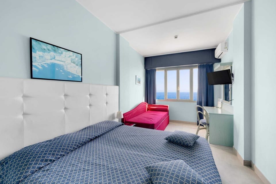 Superior Room, Sea View, Sea Facing | In-room safe, desk, laptop workspace, free WiFi