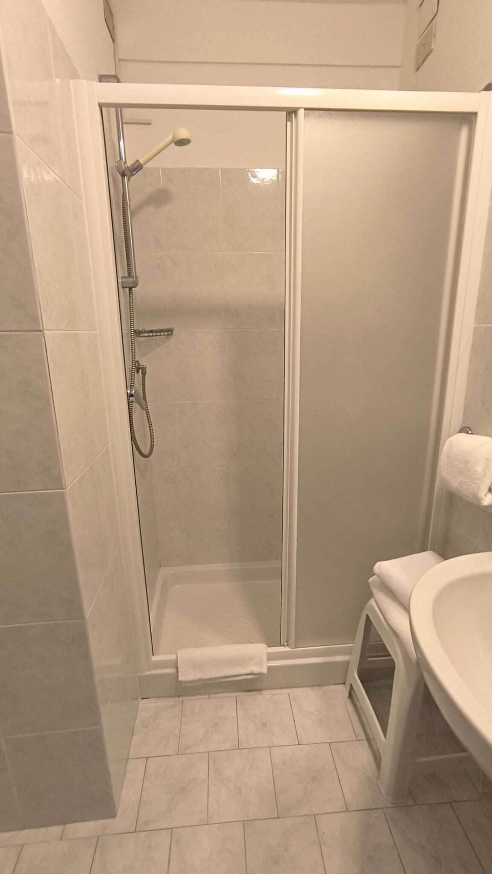 Shower, towels, soap, shampoo