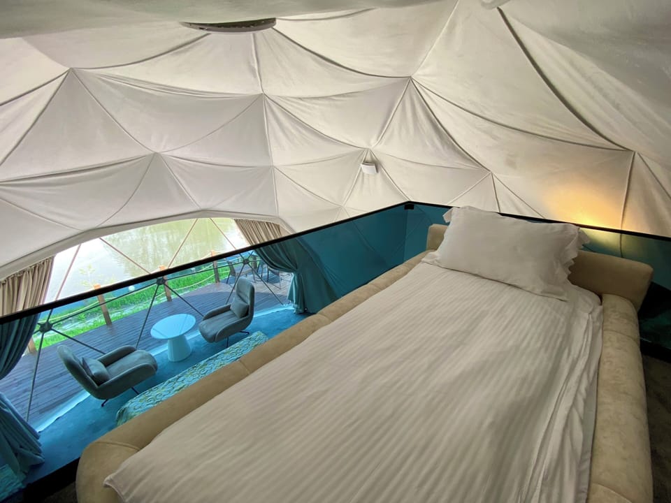 Bungalow Lake & Waterfall view | Frette Italian sheets, premium bedding, minibar, in-room safe