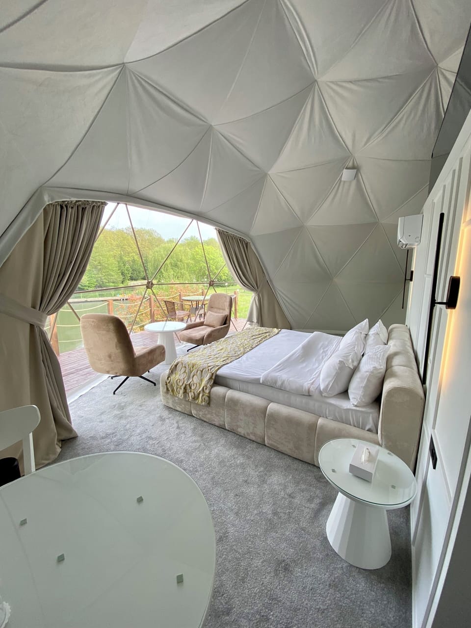 Bungalow Lake & Waterfall view | Frette Italian sheets, premium bedding, minibar, in-room safe