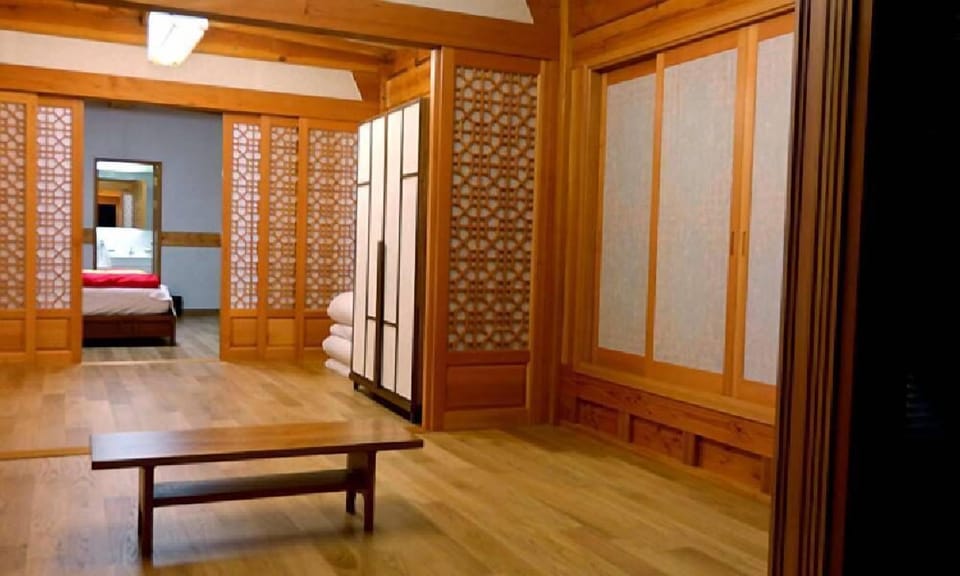 Signature Suite | WiFi (free), individually decorated, individually furnished, bed sheets
