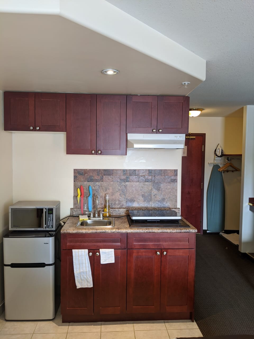 Standard Kitchenette Suite | Interior