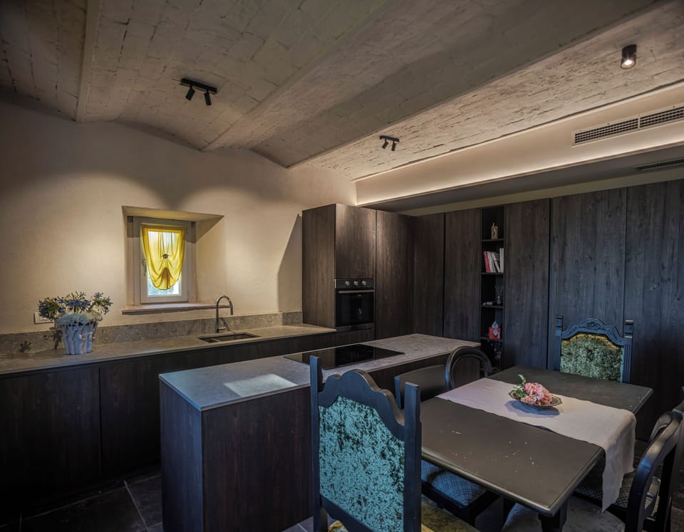 Design Apartment, 3 Bedrooms, Non Smoking, Vineyard View | Private kitchen