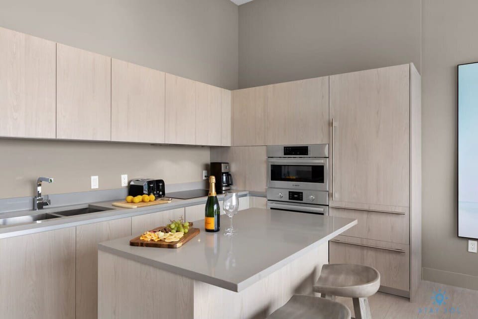 Fully-equipment kitchen