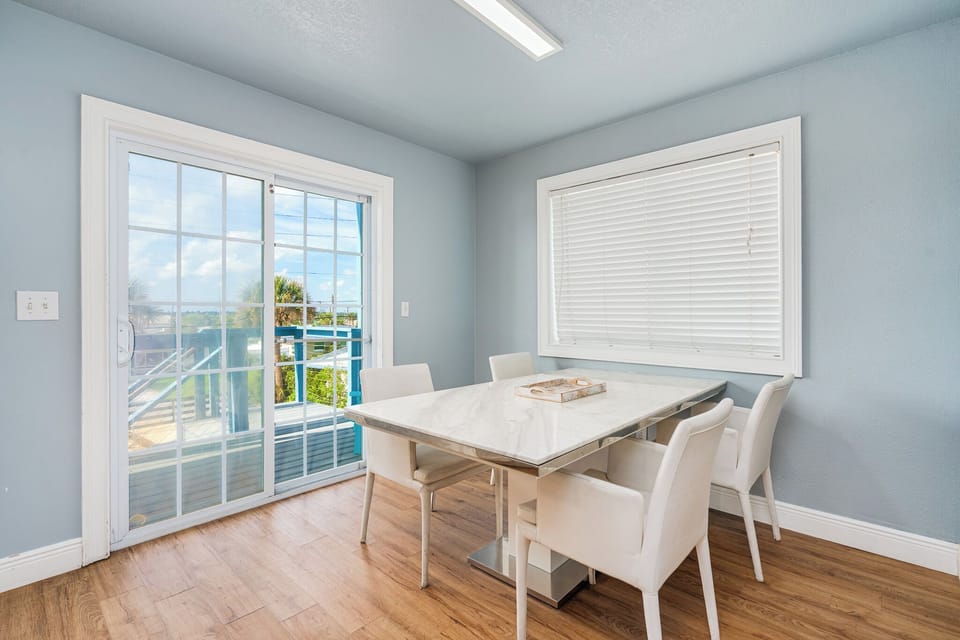 Dining area adjacent to the kitchen
