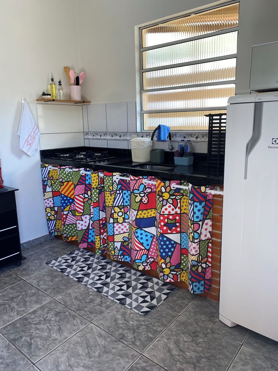 Standard Apartment | Private kitchen | Fridge, microwave, stovetop, electric kettle