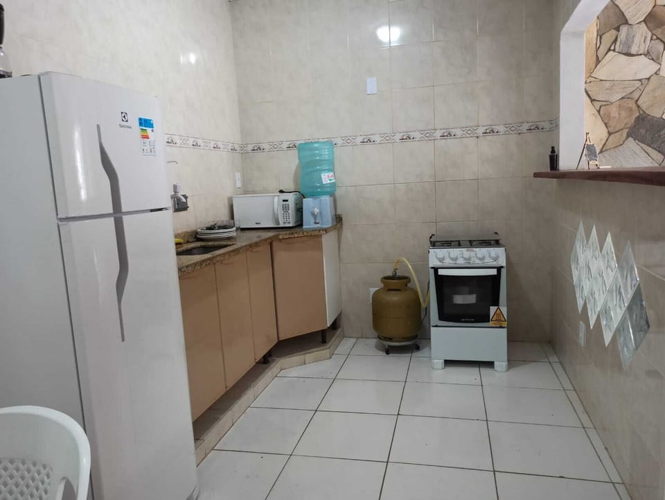 Fridge, microwave, blender