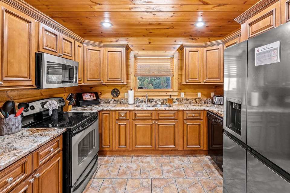 Mountain Wonderland's fully equipped kitchen