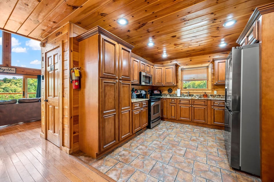 Mountain Wonderland's fully equipped kitchen