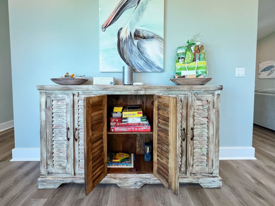 Unleash the fun in our guest room! Board games and Wii await, turning every stay into a playful escape. Embrace friendly competition, laughter, and create memories that level up your experience