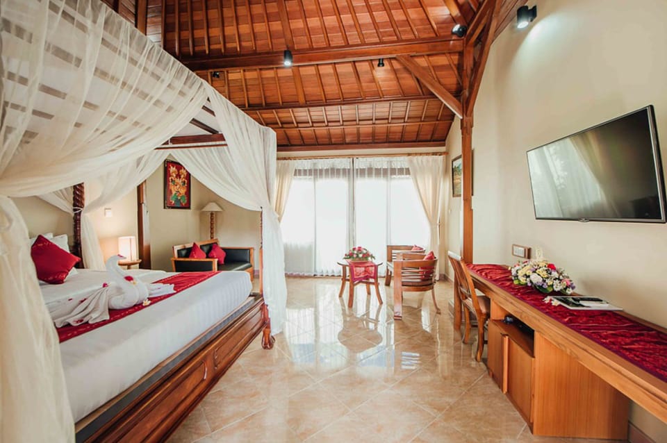 Luxury Bungalow with Terrace | Minibar, in-room safe, rollaway beds, free WiFi
