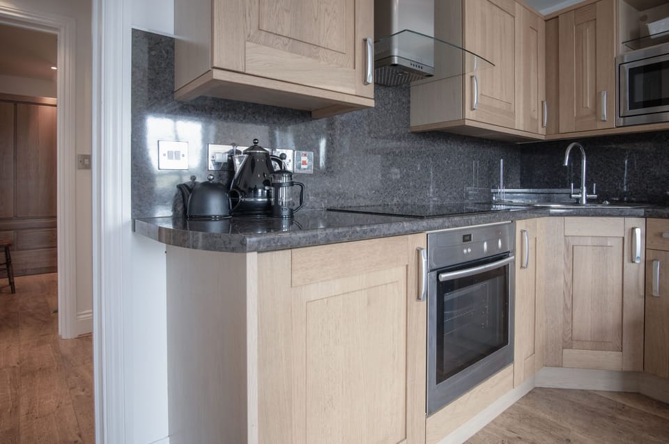 Apartment (1 Bedroom) | Private kitchen | Microwave, oven, stovetop, electric kettle